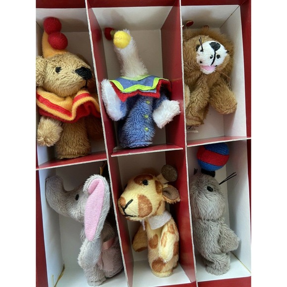 Restoration Hardware Other - RESTORATION HARDWARE MURDOCK & ROSS FINGER PUPPETS